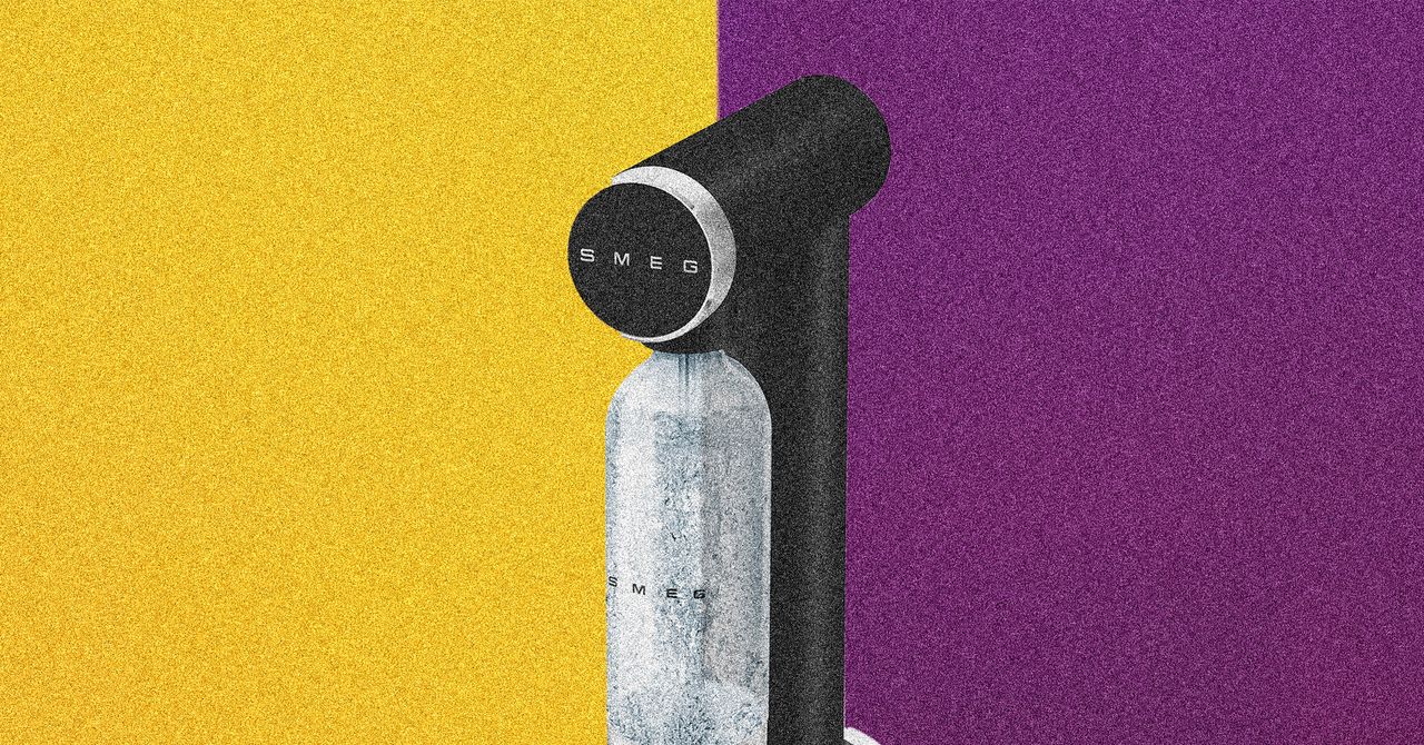 Smeg Soda Maker SKC01 Review: Beauty and Bubbles