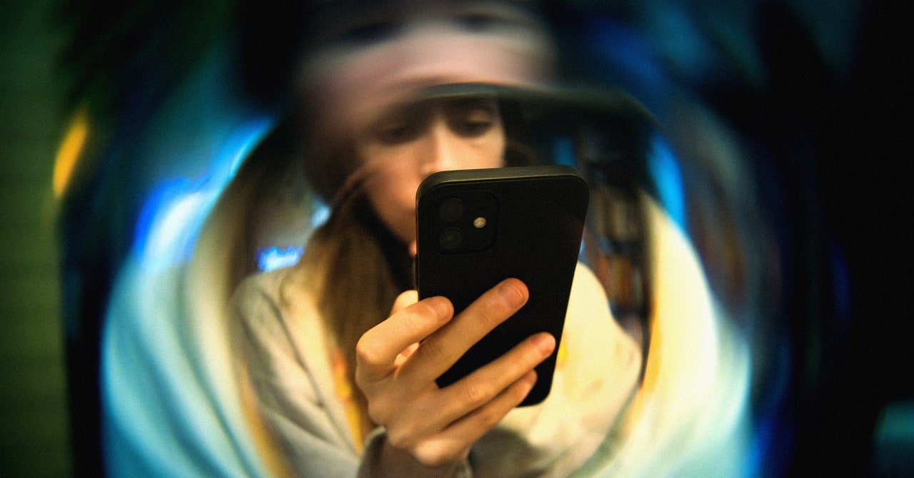 7 Ways to Limit Your Endless Doomscrolling